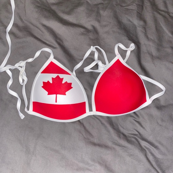 Canada bikini top - Picture 1 of 2